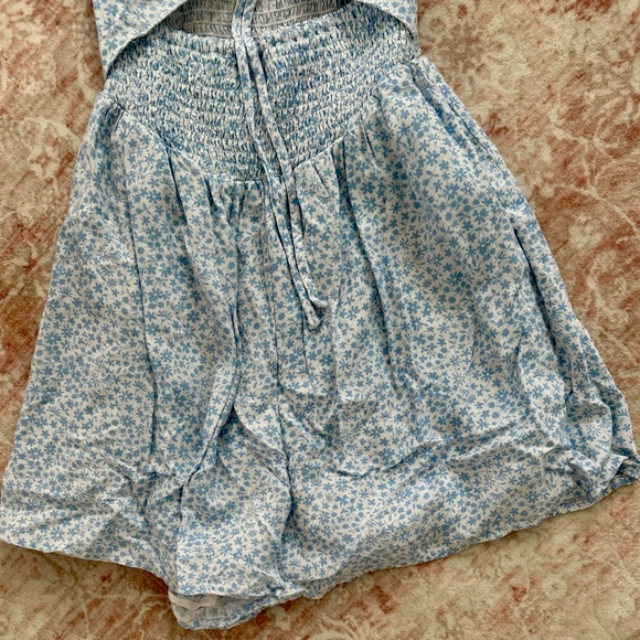 Floral Blue and White Women’s Hollister Romper! - Picture 2 of 7